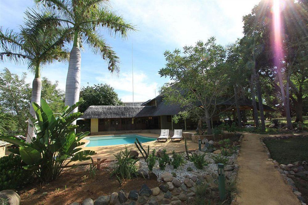 Kubu Safari Lodge Ходспруит Екстериор снимка